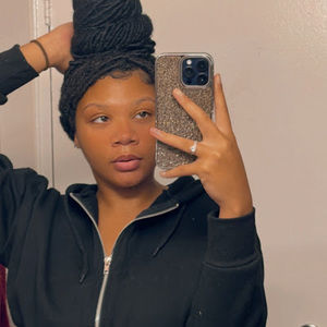 Meet your Posher, Tayler